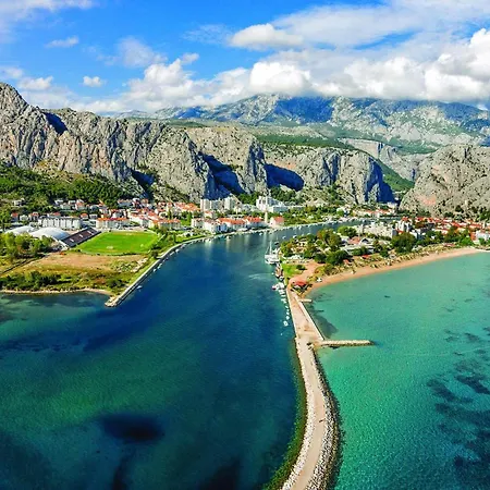 Stunning In Vakantiehuis Omiš