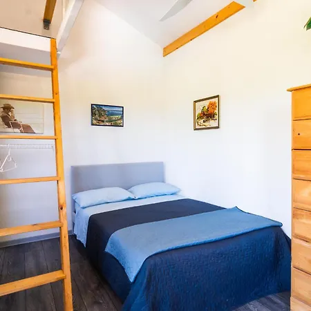 Gorgeous Home In Omis * Omis